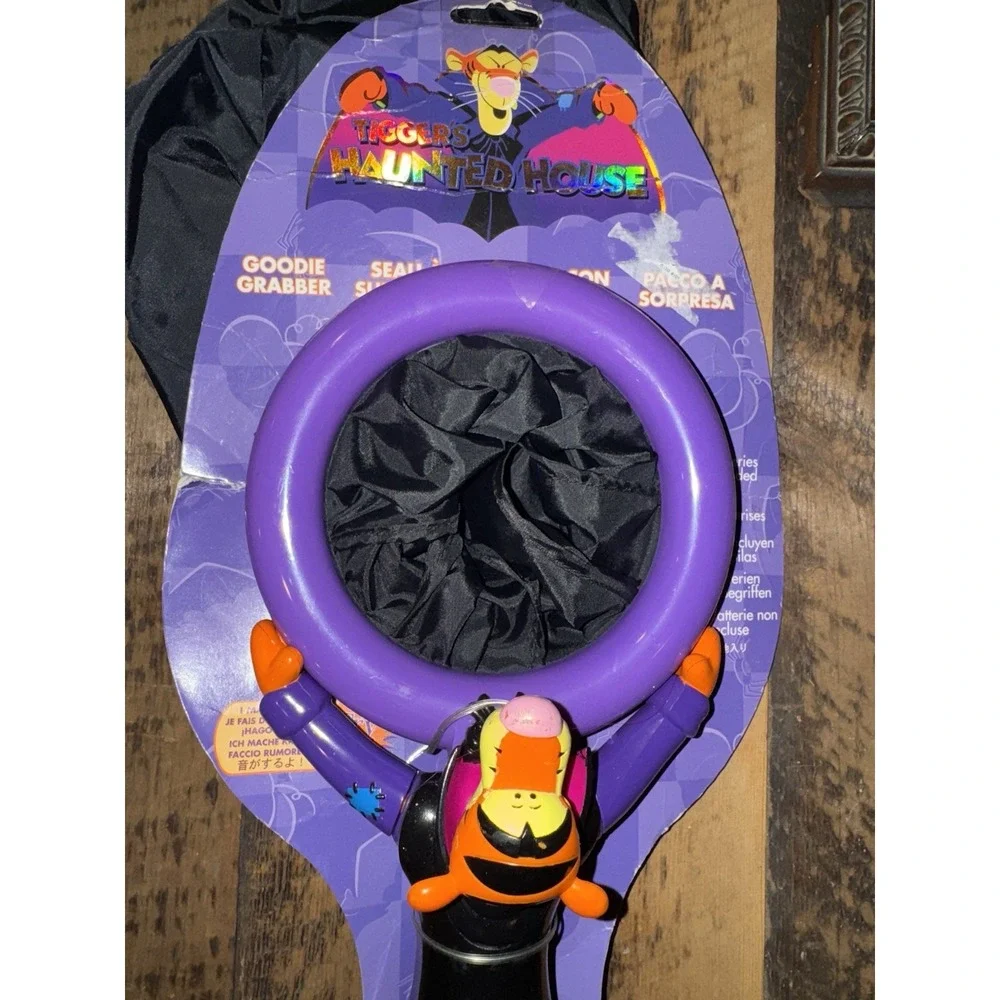 Vintage Disney‎ Tigger's Haunted House Halloween Goodie Grabber Toy NOS